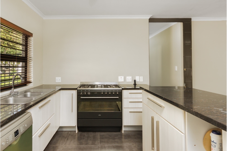 3 Bedroom Property for Sale in Mountainside Western Cape